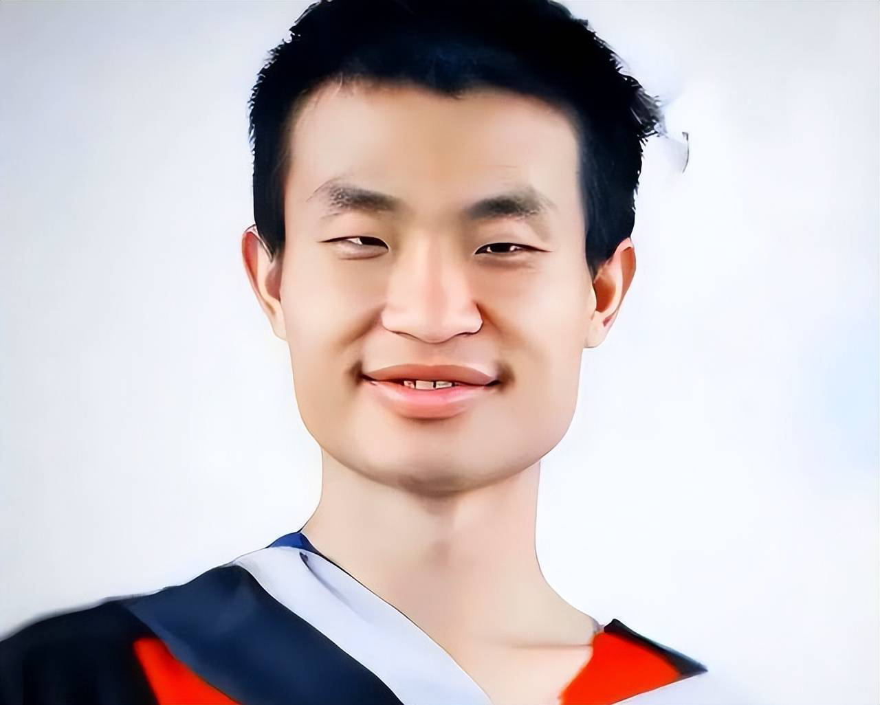 北大韦神被解雇校方回应近日有关北京大学助理教授韦东奕被解雇的信息