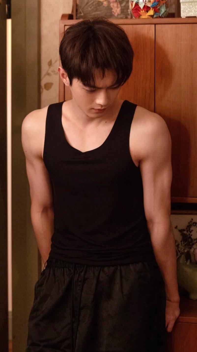 mate哥们 的想法: 许凯好身材才是时尚密码