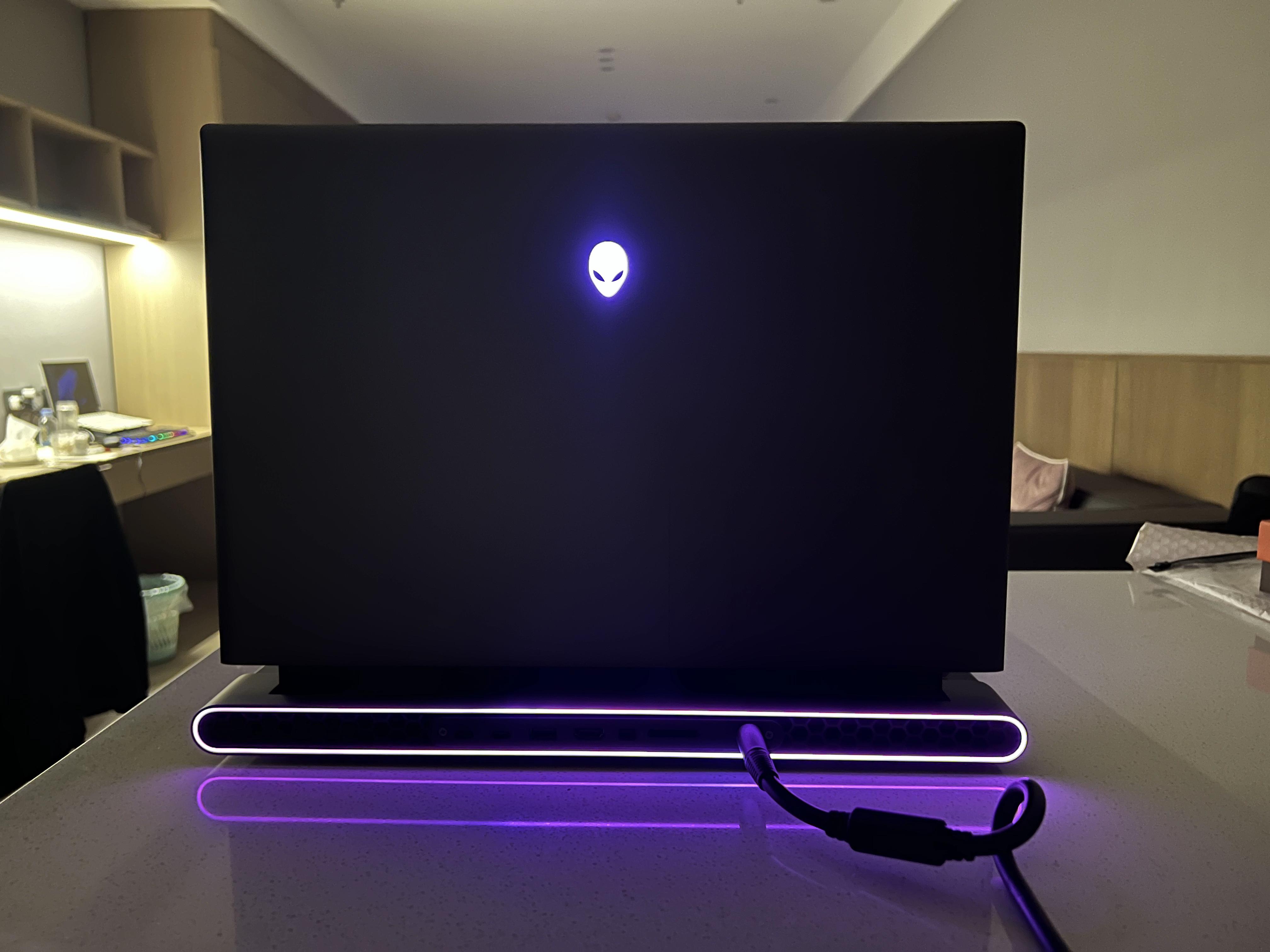 昭明 的想法: 外星人m18 | 刚到的alienware m18r1 4080版,且不说配置