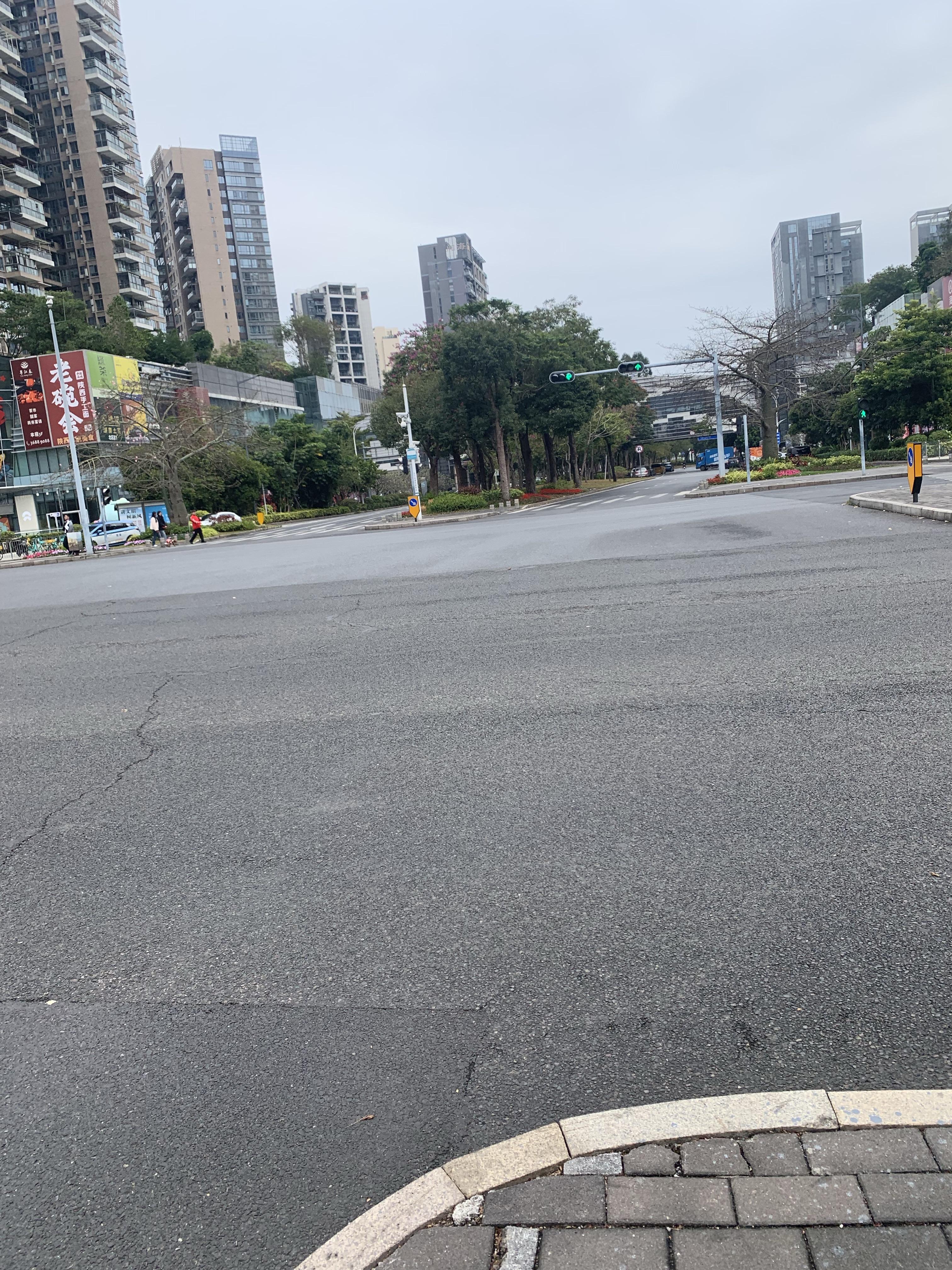 清爽的风 的想法: 年三十的街道