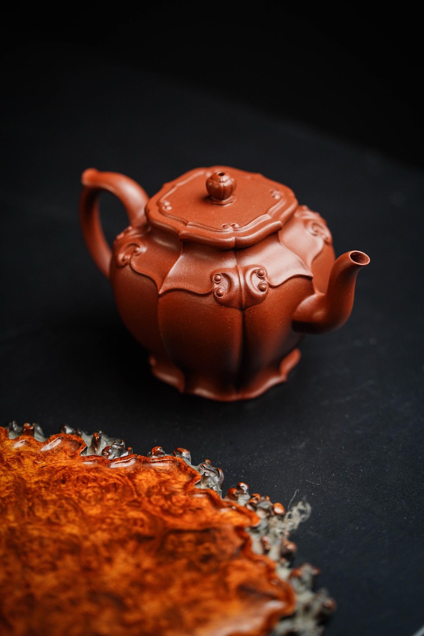 紫砂壶 的想法: 锦绣如意·全手工容量,170cc泥料,原矿红皮龙其形融合
