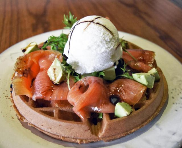 如何看英国美食家评论中国火锅味道像吃鞋皮?