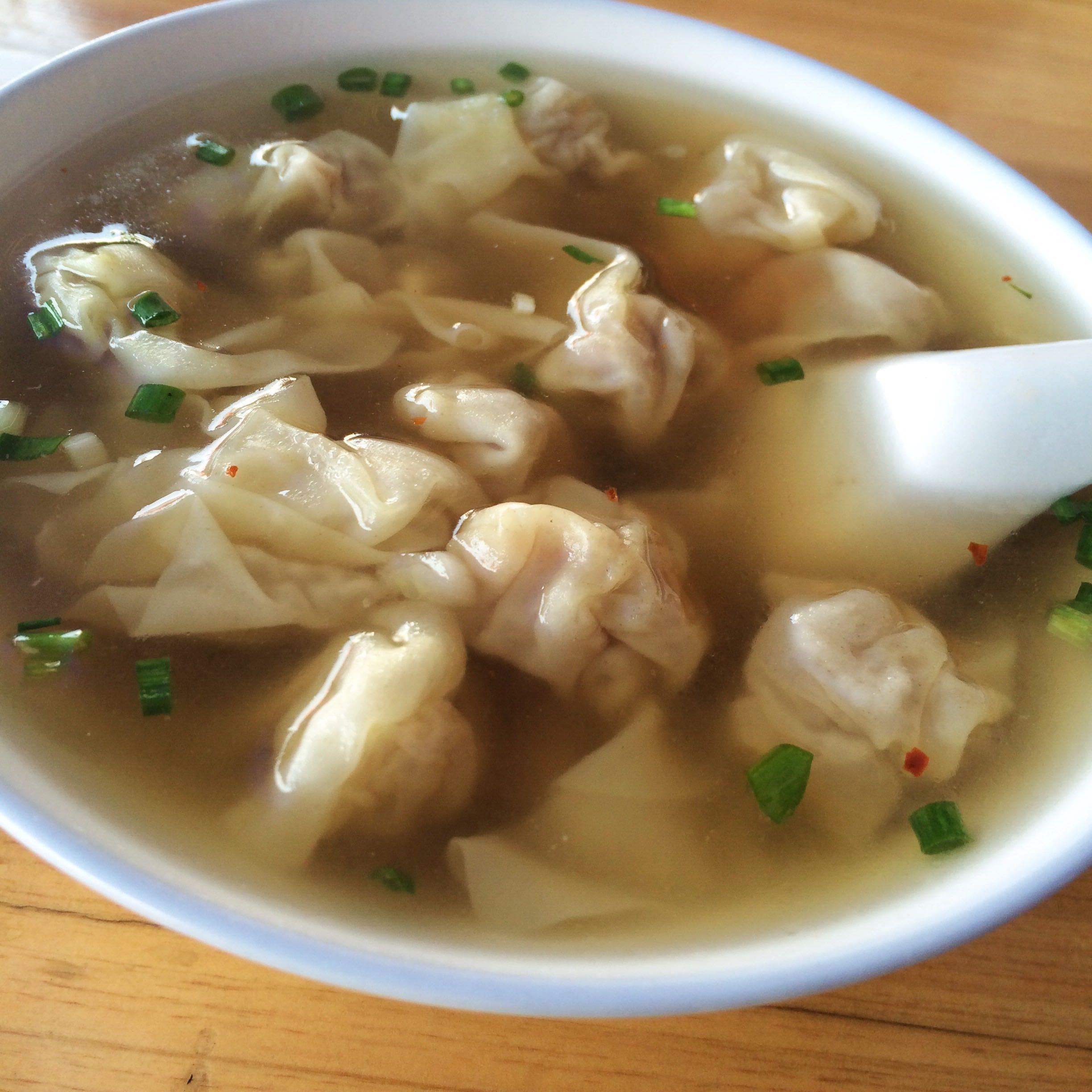 大家应该不知道有种叫上卢馄饨!啊哈哈.就是浙江东阳的一个村!