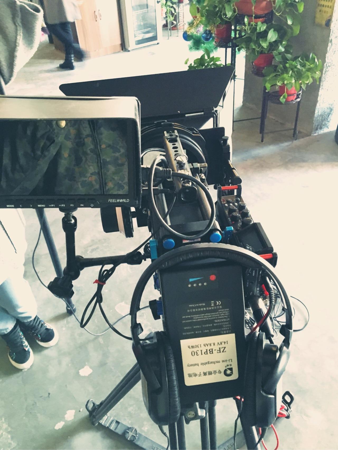 大一学生该怎样拍一部40分钟左右的微电影? -