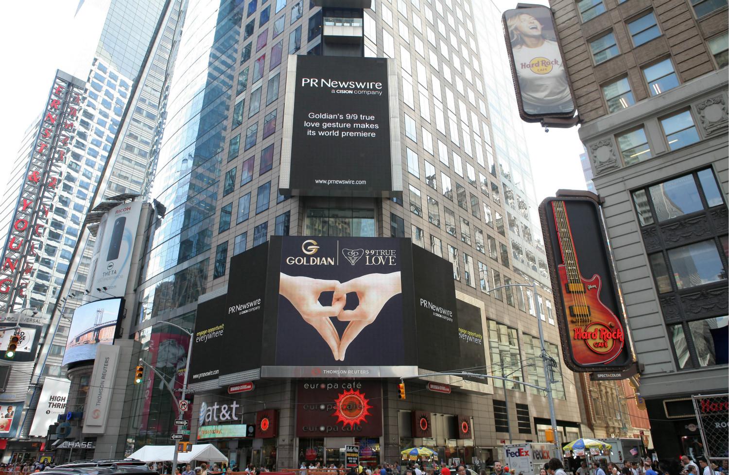 这个手势预感会火,前面看新闻都上纽约时代广场大屏幕了啊!