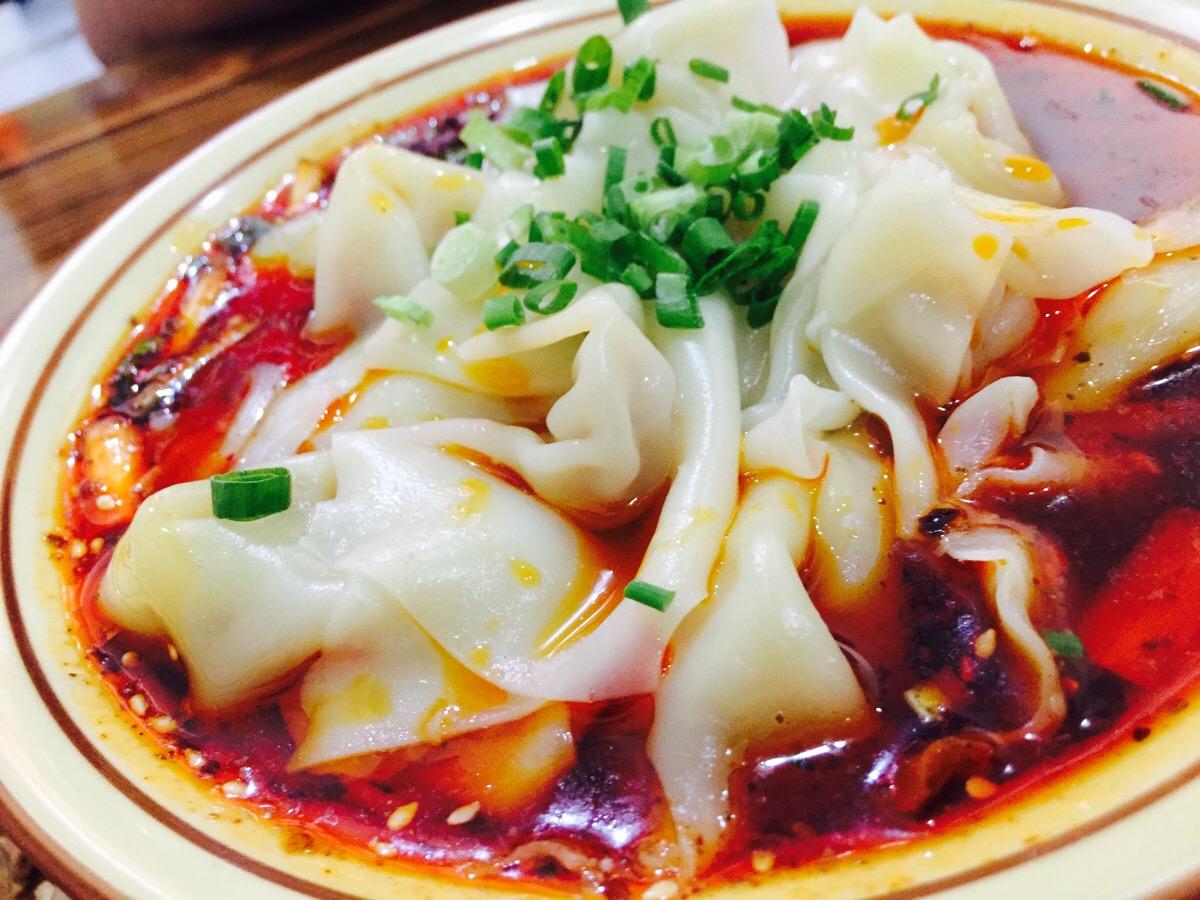 宛如少女在花海里飘舞红油抄手无法释怀的味道