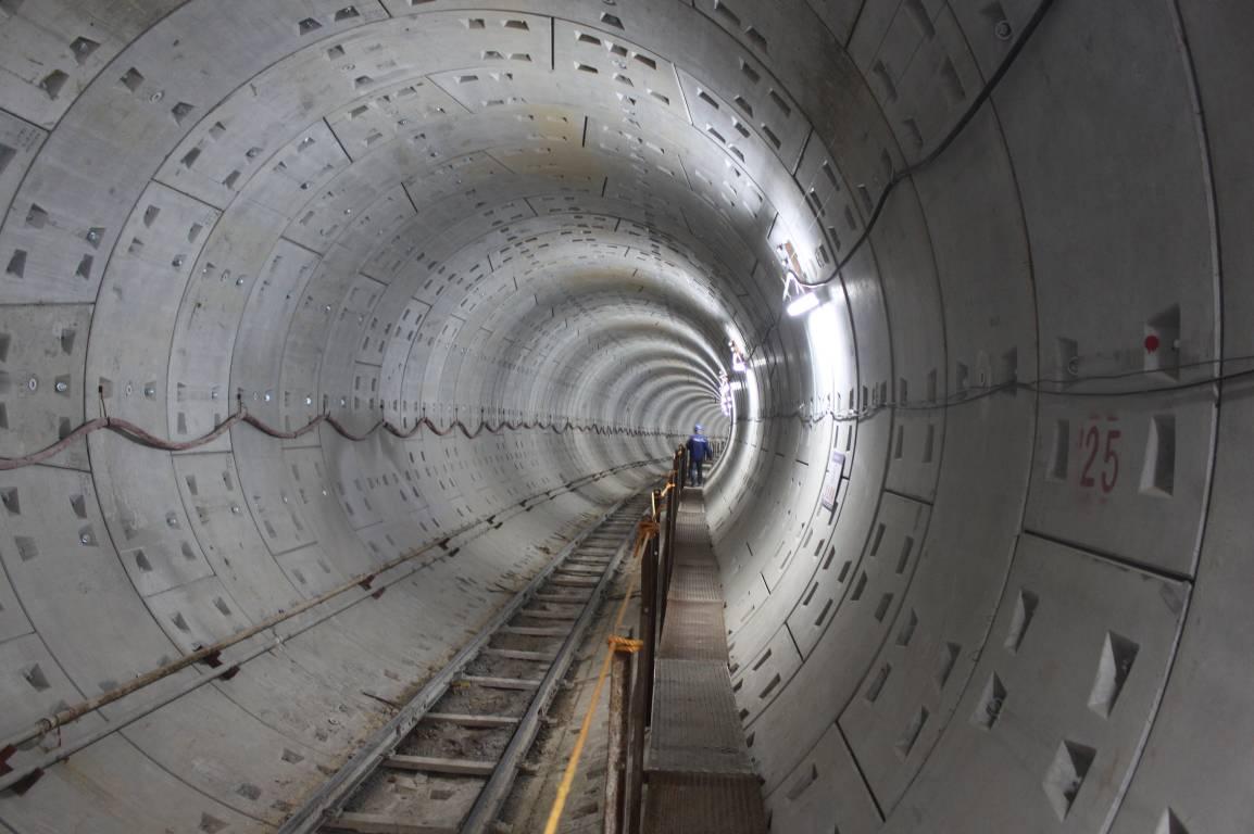2022易北河旧隧道游玩攻略,...的过江通道，单程2欧元，...【去哪儿攻略】