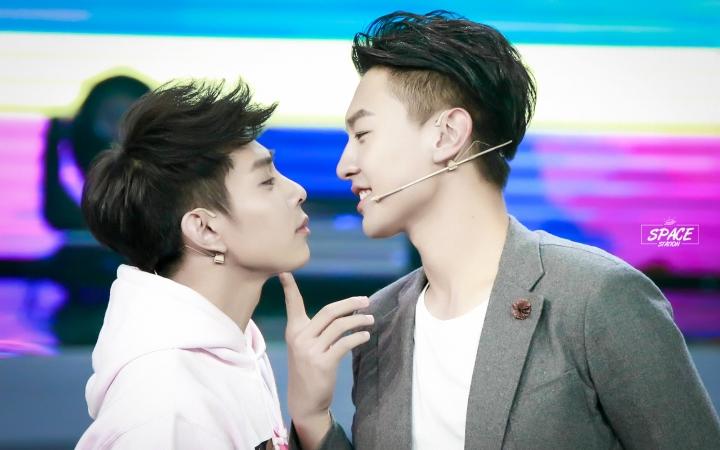 从心理层面和社会角度来看为什么一个原本三观正常的人会成为腐女