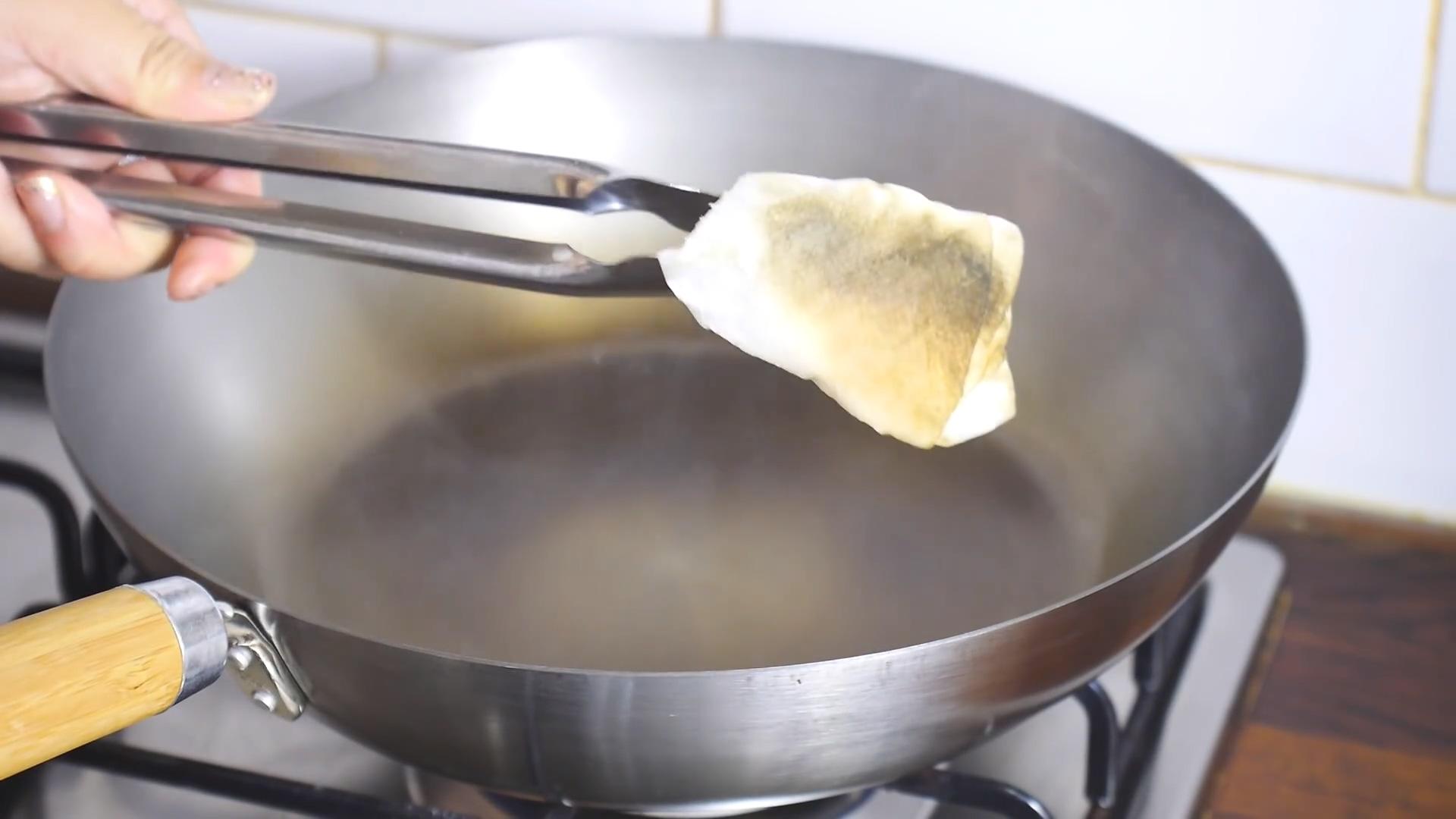 铁锅的开锅使用和保养