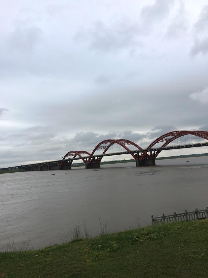 你们如何看待关于恋爱和结婚现实这词? - 婚