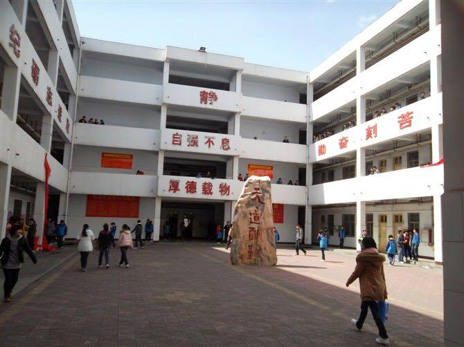 在商丘市第一高级中学就读是怎样一番体验?