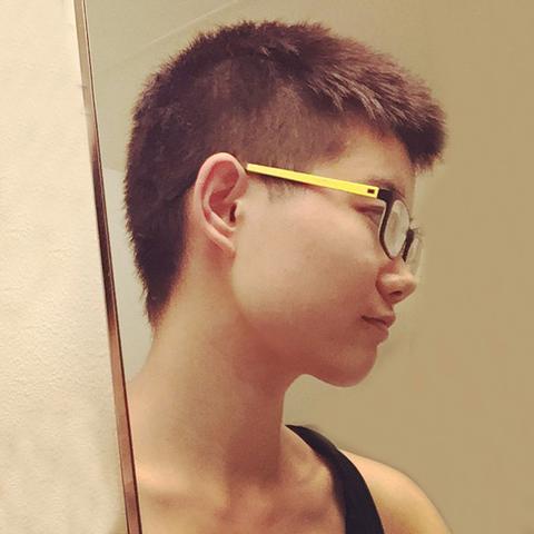 不过发型都是男生发型所以以下给男生参考啦) 买一个带卡尺带推子即可