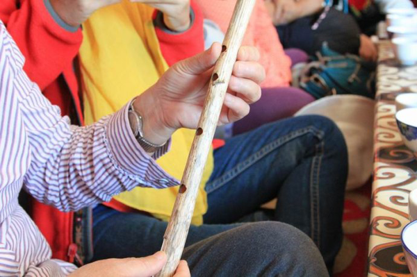 楚吾尔,是一种草笛是蒙古族图瓦人的民间传统乐器,也是汉朝时期在西域