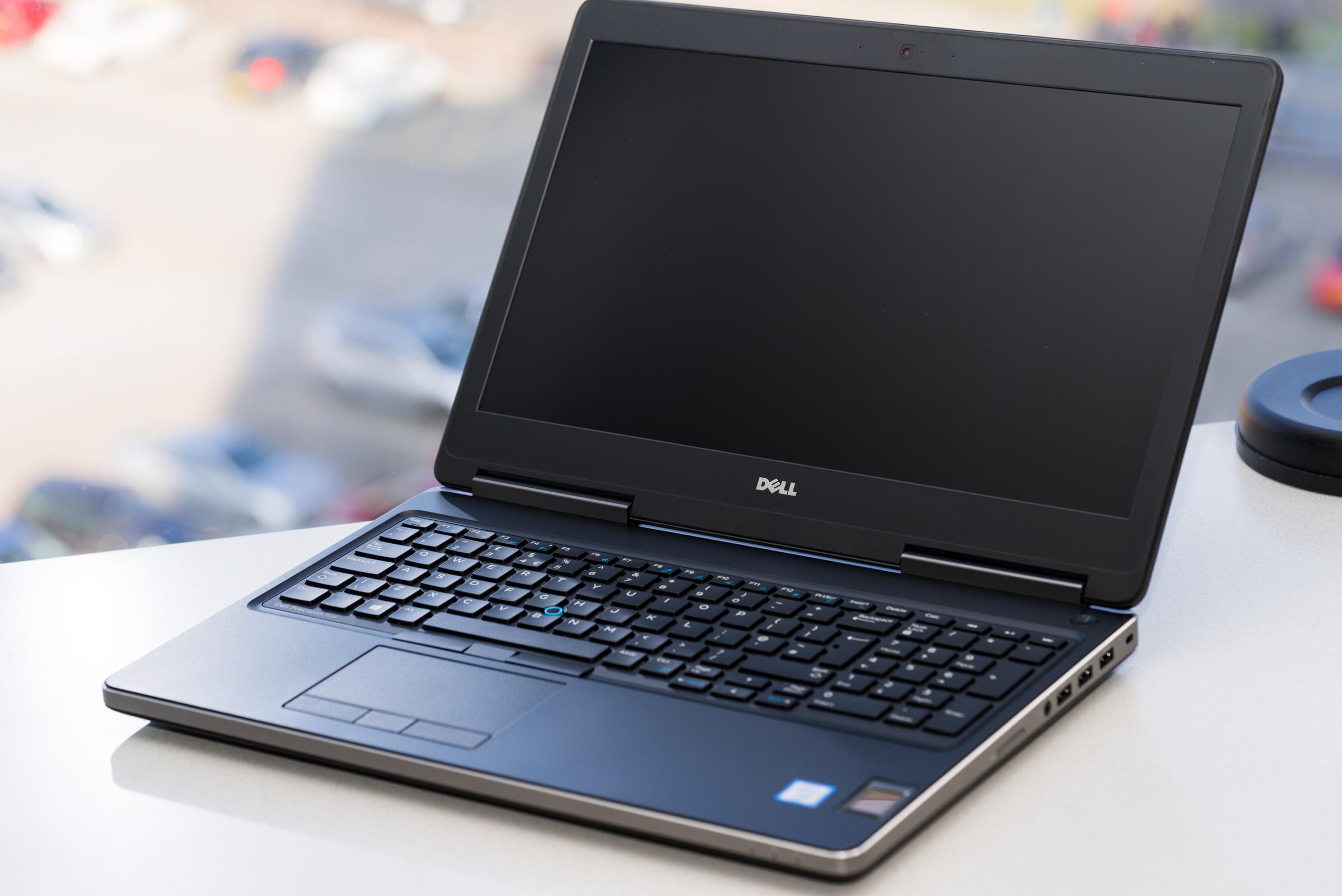 用工作站级的笔记本玩大型单机游戏是怎样的体