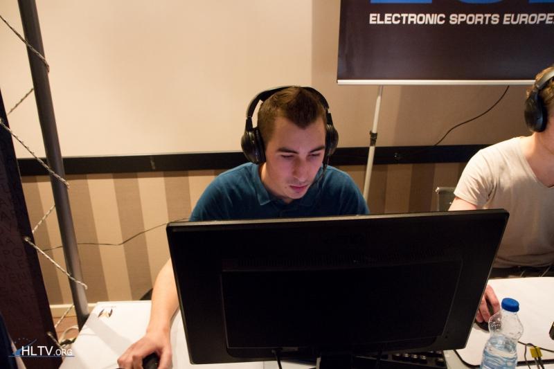 上大学不玩游戏的男生怎么生存,不玩游戏是一