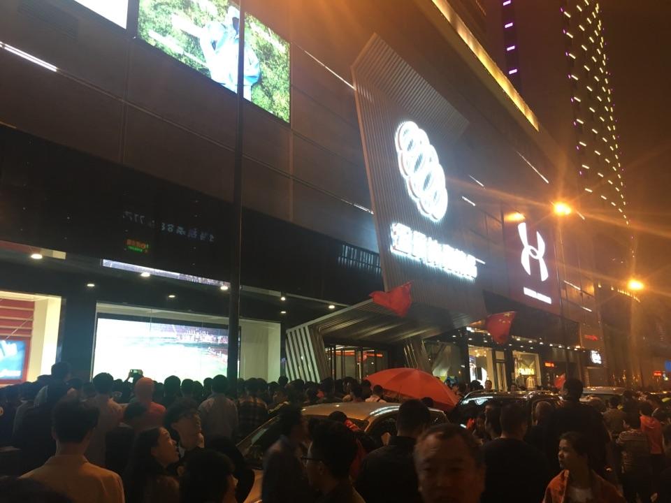 国足烂了这么久了,为什么每次一有比赛还是这