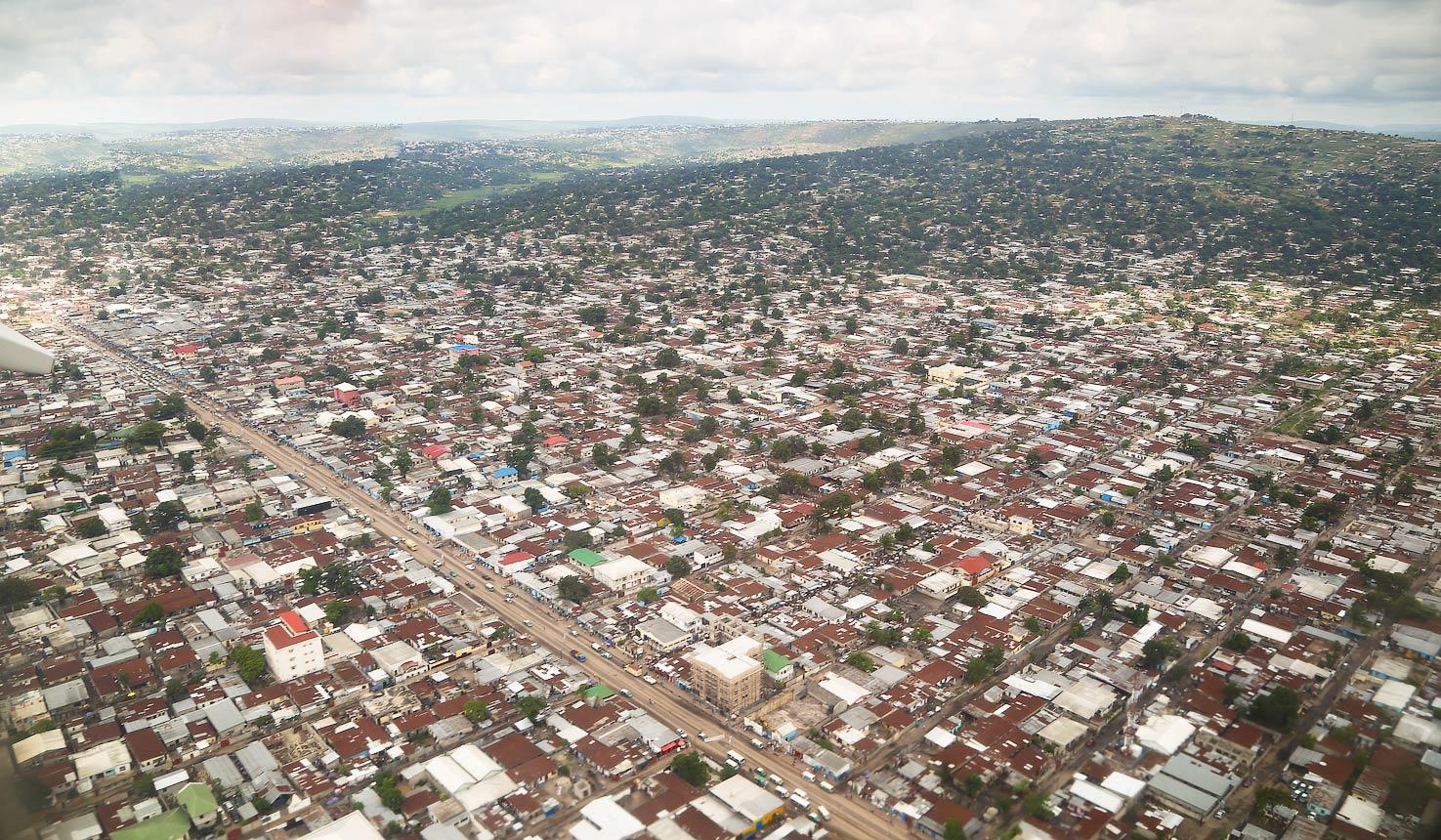 Congo brazzaville. Республика Конго Браззавиль. Город Браззавиль в Конго. Республика Конго столица Браззавиль. Киншаса и Браззавиль Конго.