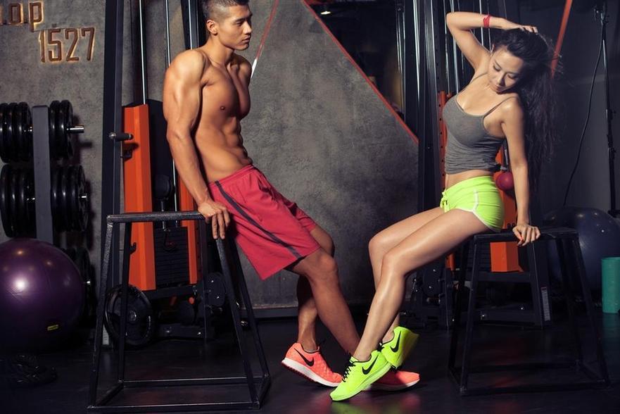 如何理解尼采《悲剧的诞生》中日神和酒神象征