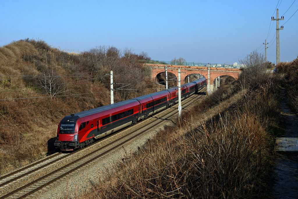 新出的和谐系列电力机车相对于韶山系列如ss7