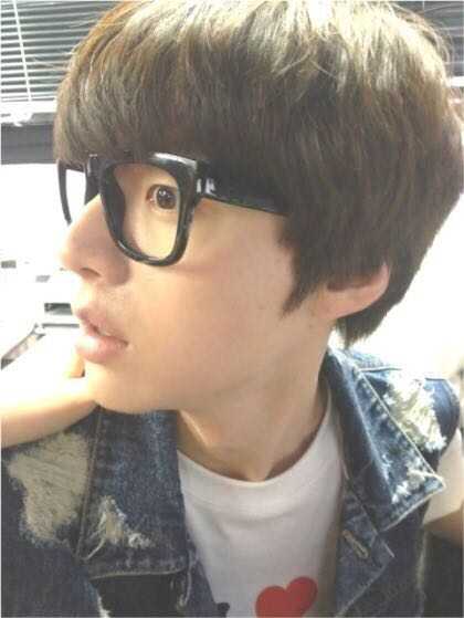 请给我发安宰贤的照片!