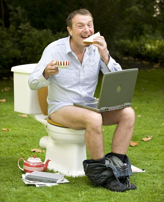 你们在公司卫生间的马桶都是怎么大便的?