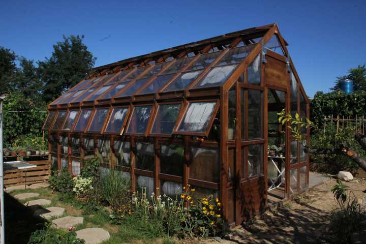 怎样在院子里建一个玻璃花房 知乎