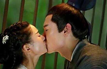 作为演员,拍吻戏是种怎样的体验?