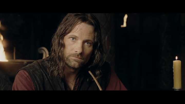 霍比特人:半身人,缩小版的人类,出场的都是年轻人,看起来颇有朝气