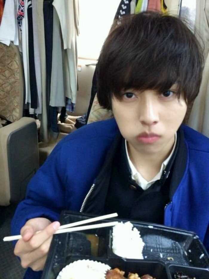 日本有笑得好看的男明星吗 知乎