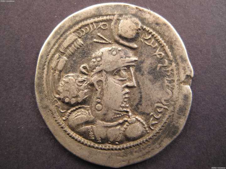 谁来介绍一下阿拉伯帝国时期使用的金币?