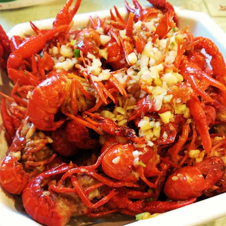 阿胖蒜香小龙虾(个人觉得比大龙虾好,大龙虾壳太硬)