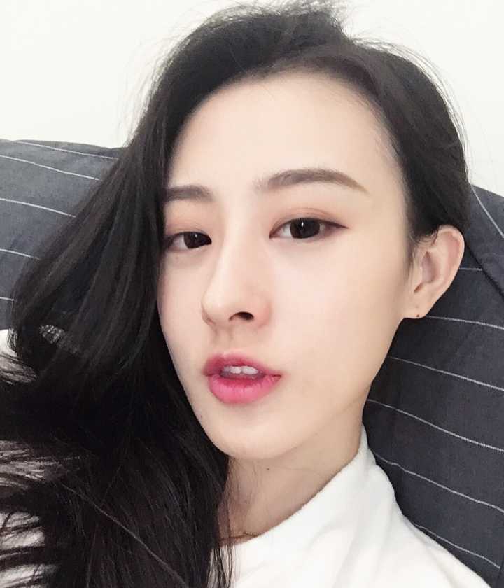 高鼻梁的女生是什么体验?