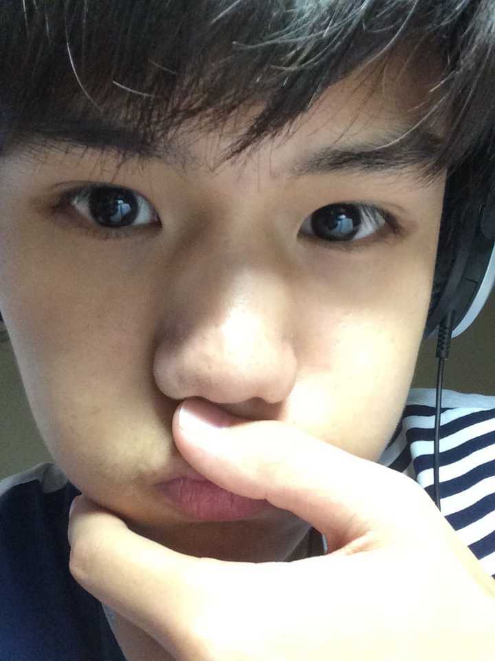 这是我高中期间的一个自拍.