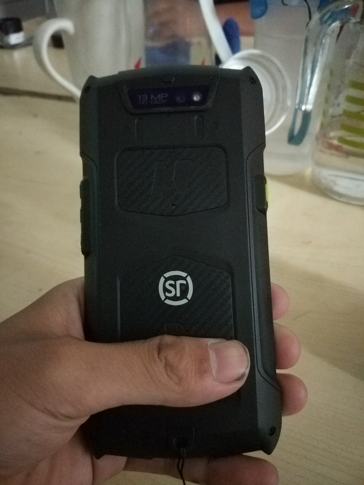 寄件时如何识别真假顺丰快递小哥