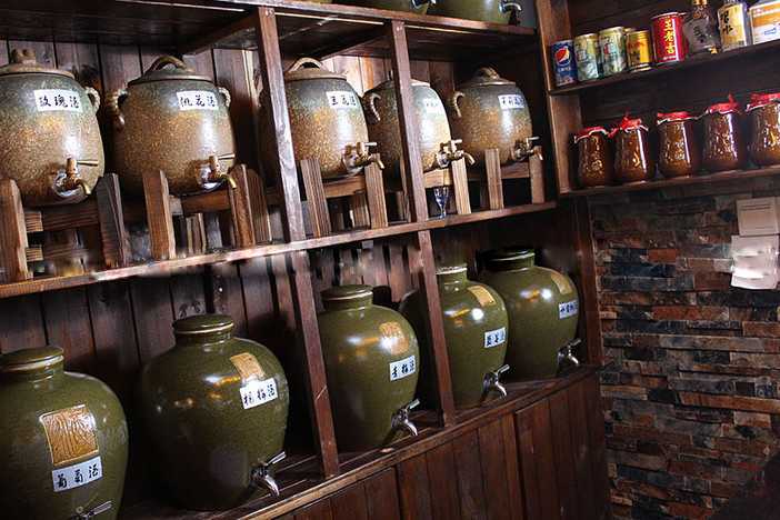 想在武汉开一家古风酒馆,有什么意见和建议?