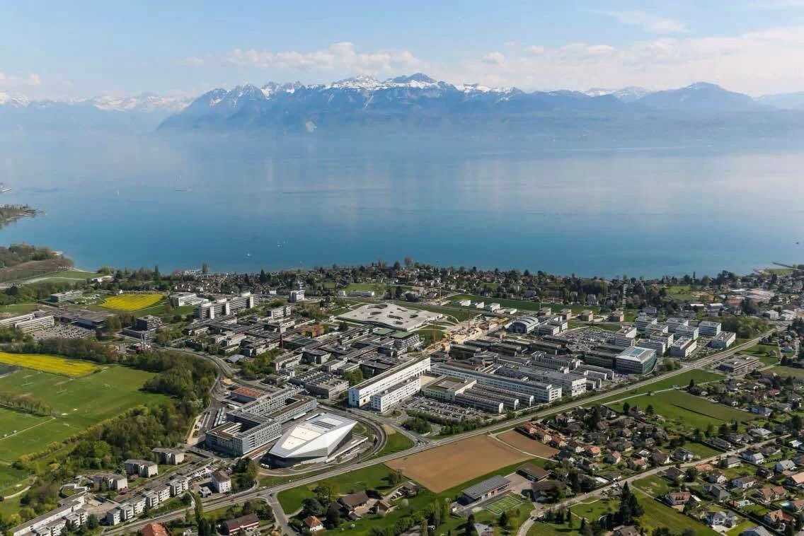 马上在epfl待了四年了,我在其他的回答中也谈到了当时为什么来epfl