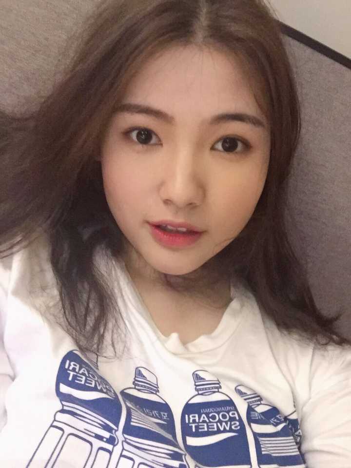 脸宽又圆眼睛大的妹子该怎么化妆?