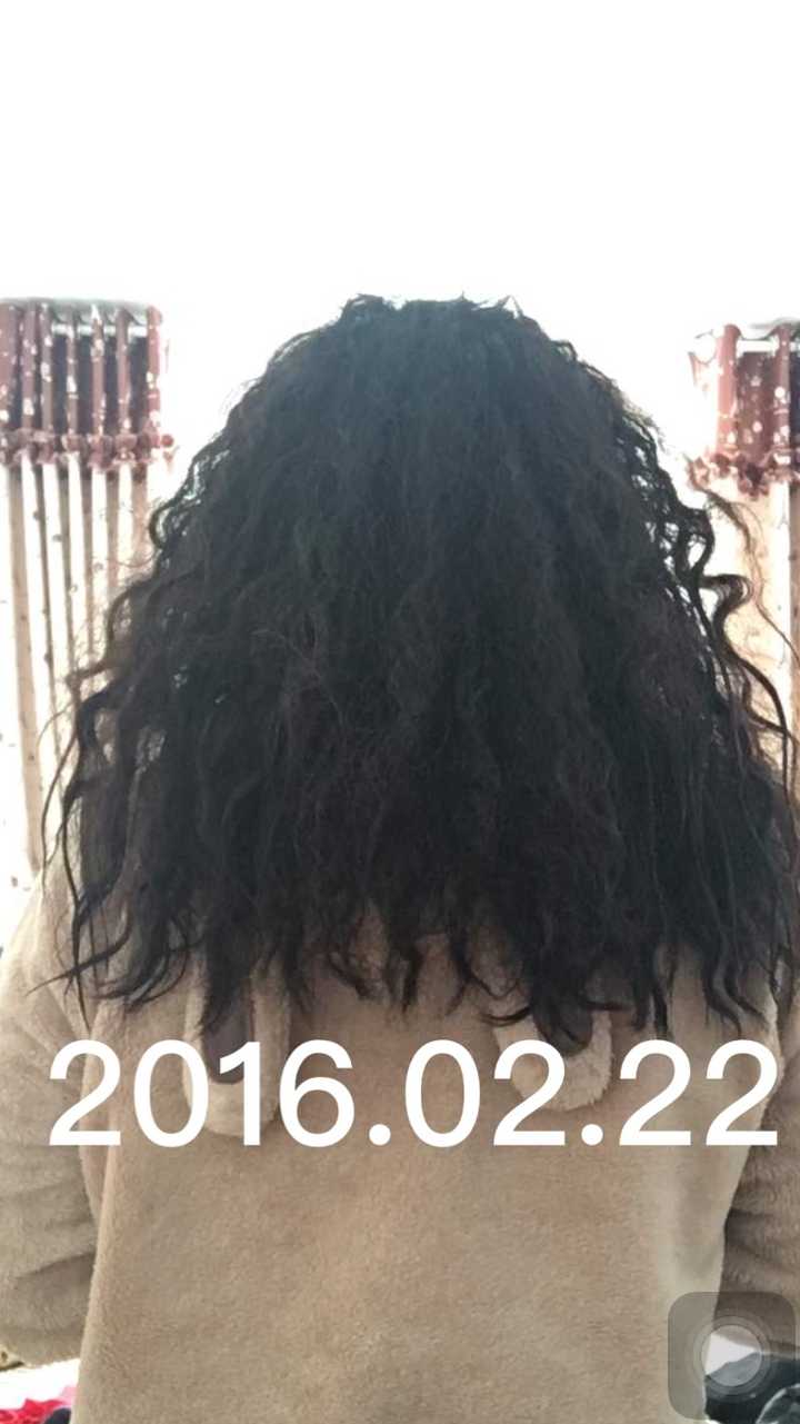 头发自然卷的人该怎么打理头发？