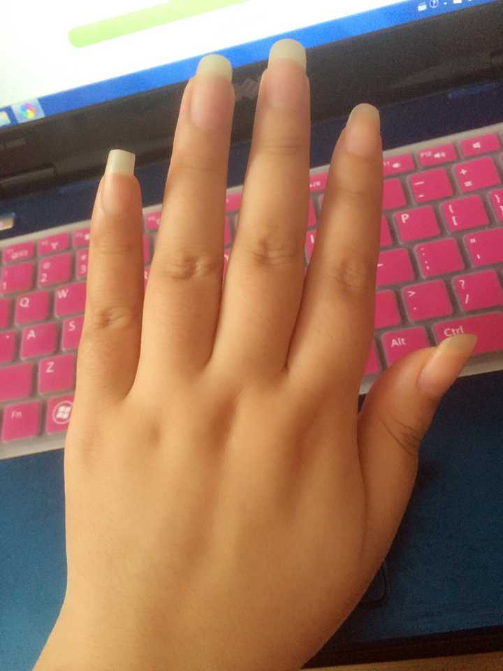 你们手上有四个小酒窝吗?自带微笑功然.哈哈哈