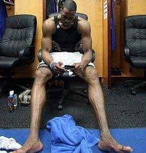 身高170体重160,年龄20,如何在三个月内摸到篮筐(求具体计划)?