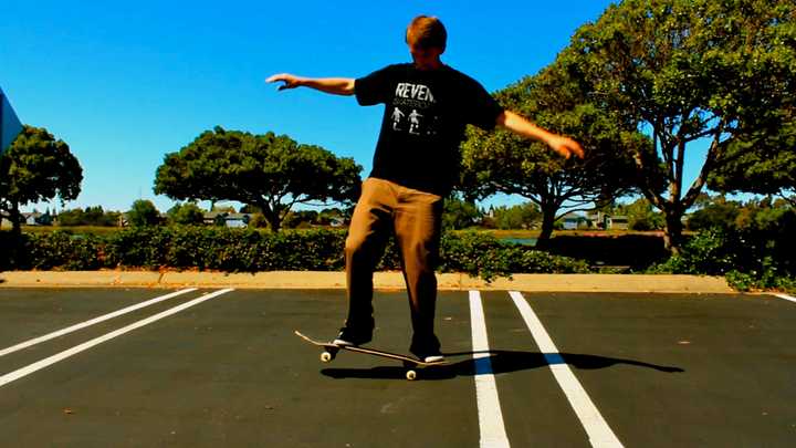 请问小鱼可以玩到哪些双翘玩的动作?