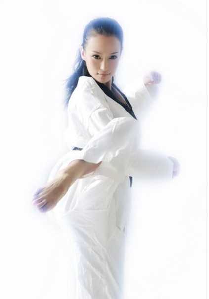 为什么泰拳,空手道,截拳道甚至散打,在国内的流行程度都不如跆拳道?