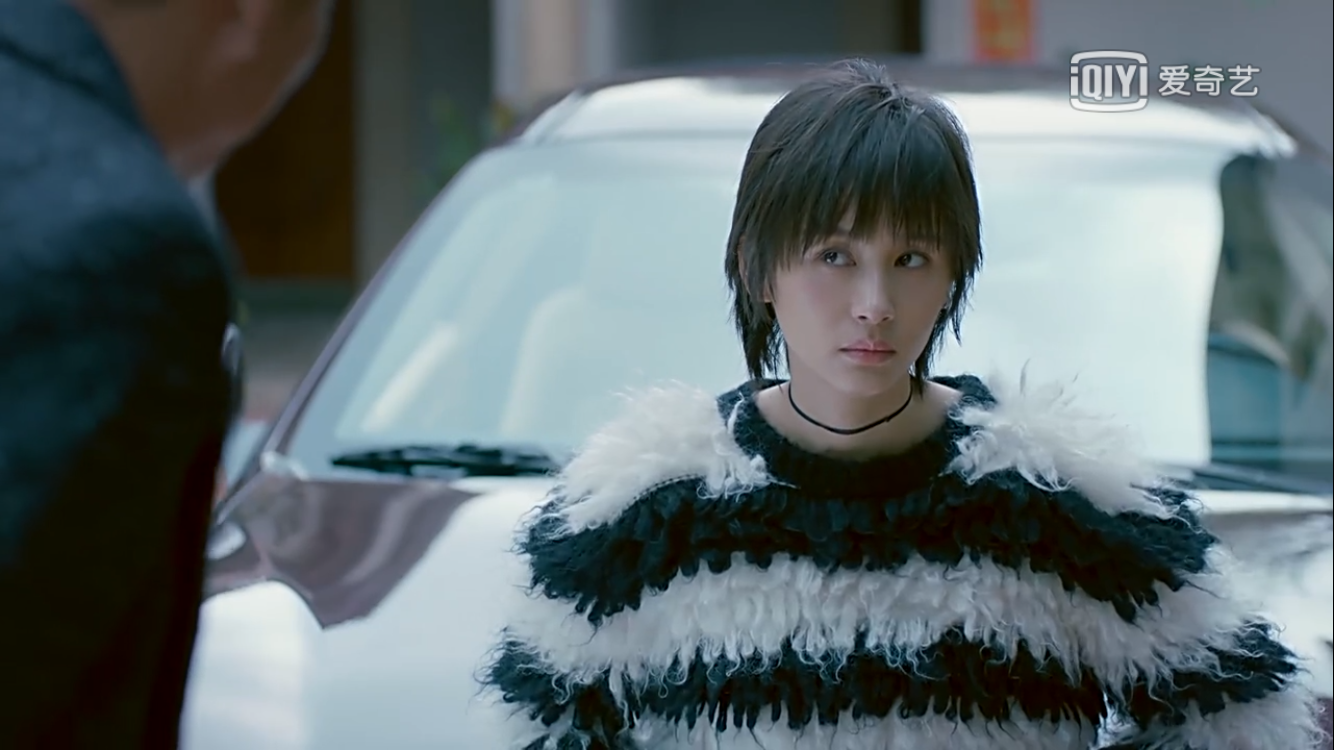 papi酱的新发型不错   显示全部