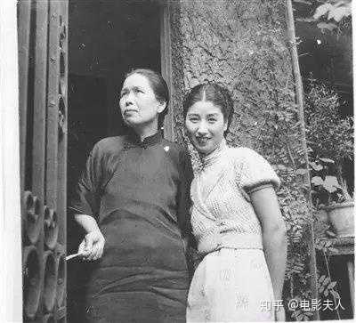 在电影《色,戒》里,易先生为什么不救下王佳芝呢?