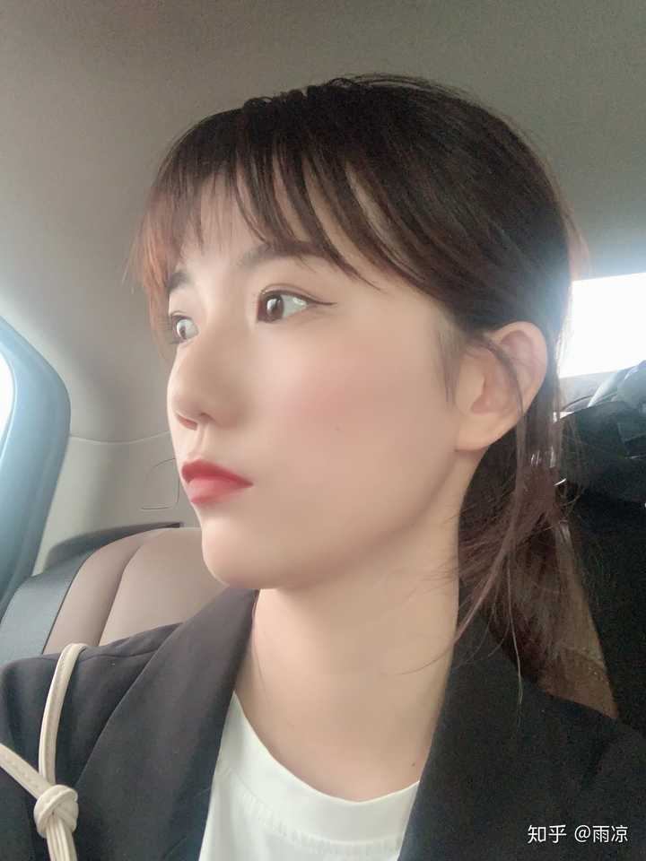 下图过度美颜警告