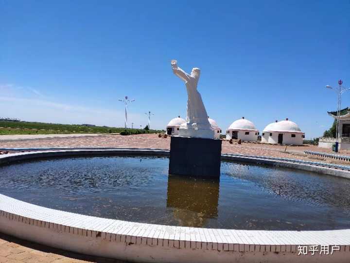 珠日河草原景区内