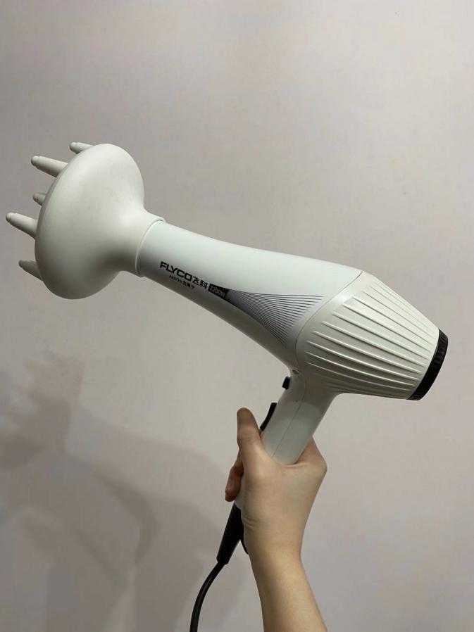 普通吹风机跟直白高速吹风机有什么不一样