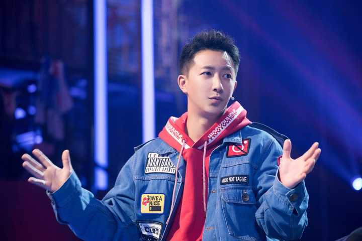刘也 / 商振博 / 陈妍臻 / 徐梦洁 / 朱洁静 / 王佳俊 / 胡浩亮
