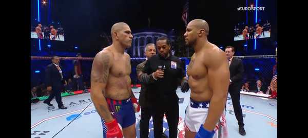 如何评价 UFC 白宫战，托普利亚与佩雷拉双双惨败？