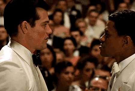 而最佳编剧,黑人同志编剧 阿奇获奖时,激吻男友明星 洛克·哈德森的